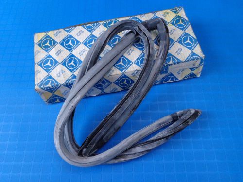 Mercedes benz t123 weatherstrip window seal stripwindow 280te 250t 300td 230te t