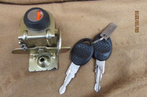 Bully tailgate lock and keys, US $14.95, image 1