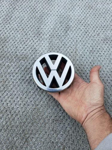 2001-2005 VW JETTA PASSAT FRONT GRILL GRILLE EMBLEM BADGE LOGO 01 02 03 04 OEM, US $16.95, image 5