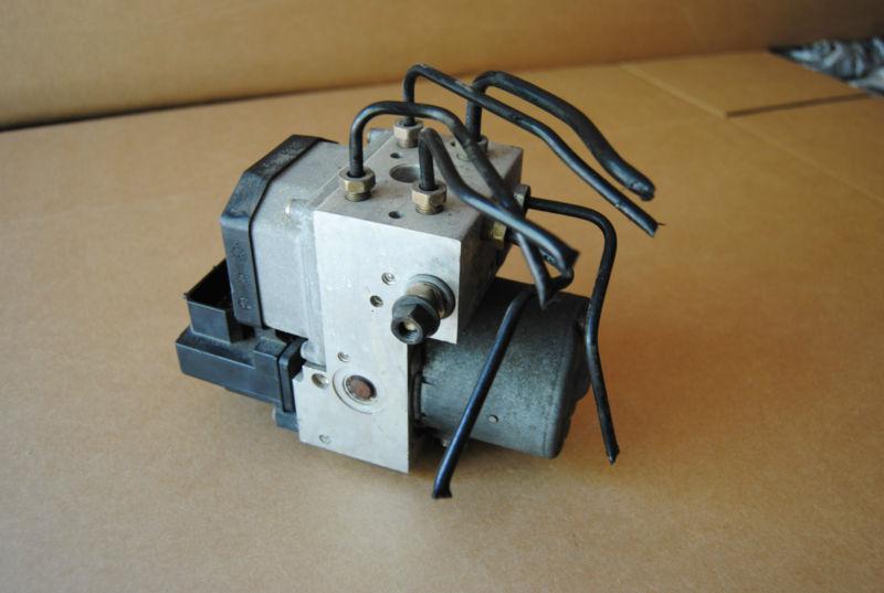 Find 20032005 Lincoln Town Car ABS Modile and Pump 39K to 62K in