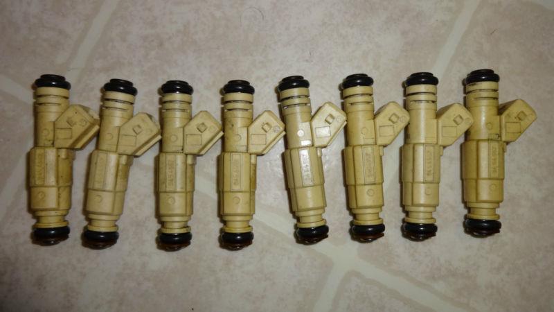 32lb fuel injectors 4 holes mustang,camaro corvette ev1