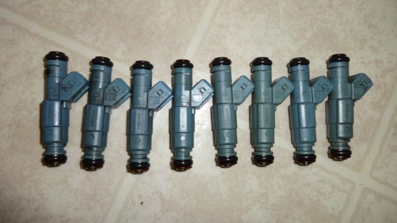 32lb fuel injectors 4 holes mustang,camaro corvette ev1