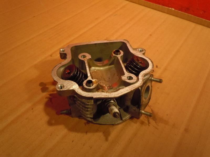 2001 honda elite ch80 engine cylinder w/ valves  @ moped motion