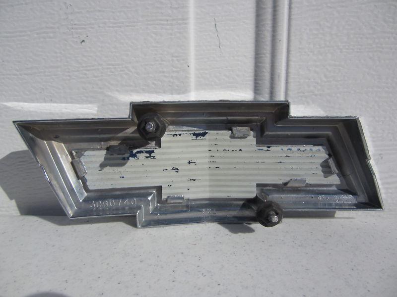 1971 - 1972 Chevy Pickup Truck Grille Emblem Cheyenne Blazer Suburban Original , US $0.99, image 3