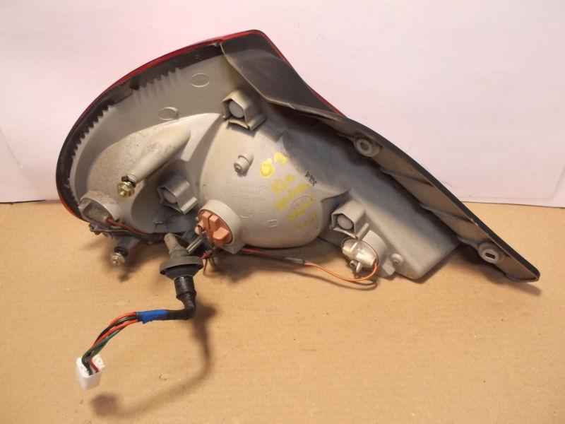 KIA SPECTRA RIGHT PASSENGERS TAIL LIGHT BRAKE LITE 2002 2003 2004 COMPLETE, US $28.47, image 2