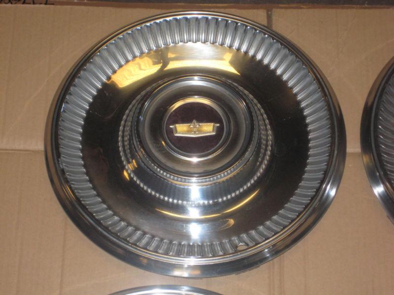 Sell 1973 Chevy Caprice Hubcaps Chevrolet Impala 15" OEM 1971 72 74 75 76 in Santa Maria