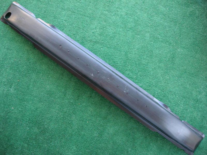 98 99 00 01 02 03 04 05 vw new beetle rear bumper reinforcement impact bar rebar
