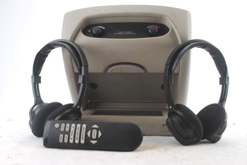 Dvd console video screen, remote,and headphones chrysler/dodge(part# p1ag451d1aa