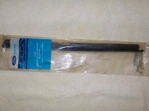 Nos ford 1969 1970 mustang passenger door to quarter glass seal d0zz-63214a14-a