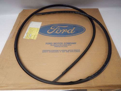 New oem ford 1989-1992 probe windshield moulding seal weather stripping