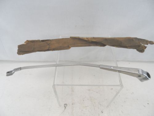 Nos wiper arm right 1940 dodge 40 plymouth d14 d16 d17 p9 p10 vacuum 843976 new
