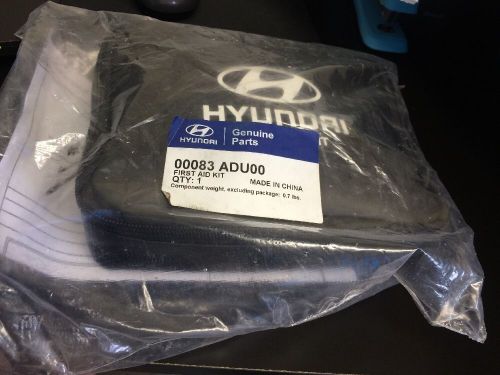 Genuine oem hyundai first aid kit 00083 adu00 ~ fits all hyundai models &amp; years!