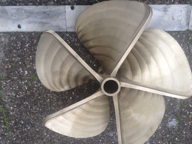 Propellers rolla 1170 x 1570 for pershing 88