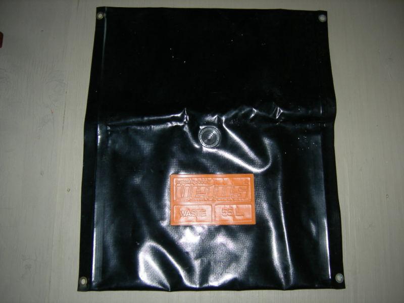 Vetus 55 liter flexible tank for toilets and waste water