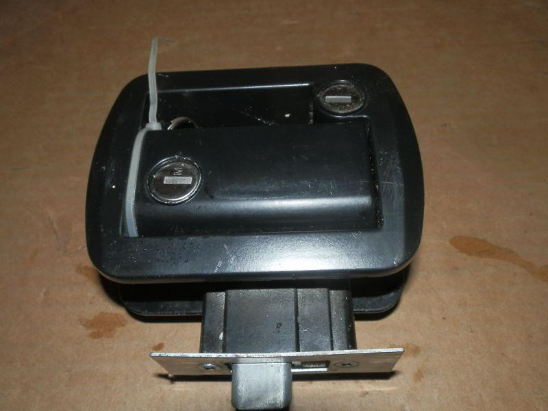 *RV HANDLE DOOR LATCH WITH LOCK & KEY BY GLOBAL , US $4.97, image 2