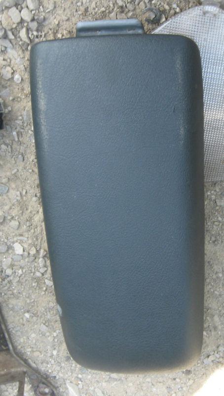 96 99 chevy cavalier center console lid arm rest grey 
