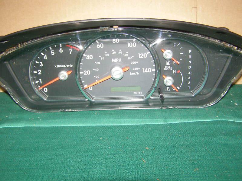 2007 mitsubishi galant de speedometer cluster   22k  4 cyl