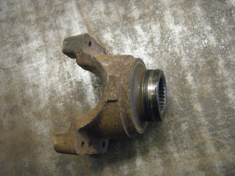 Sell 02 JEEP LIBERTY REAR END YOKE CHRYSLER 1 13991 in Fertile, Iowa