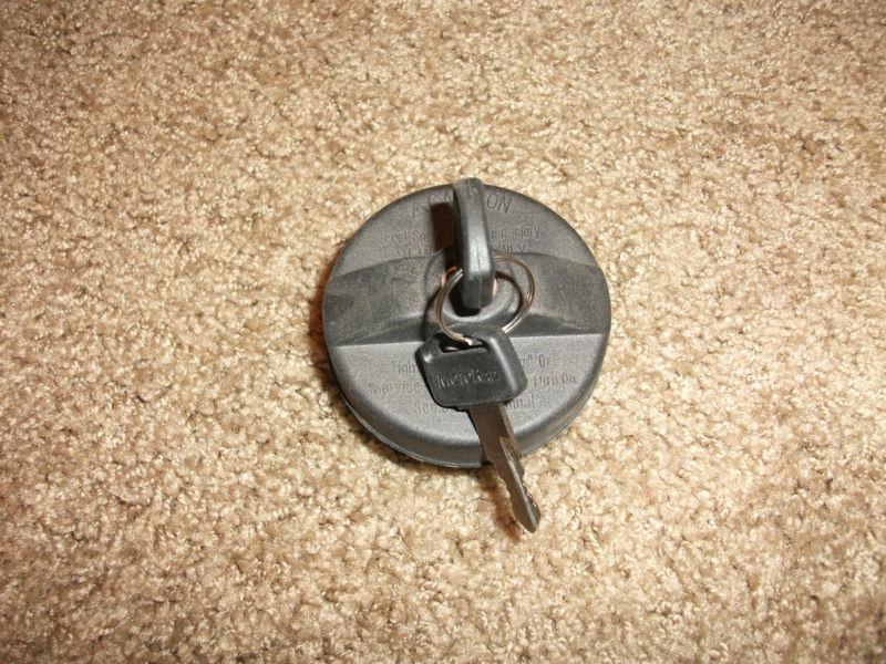 2003 pontiac montana locking gas cap, great conditon