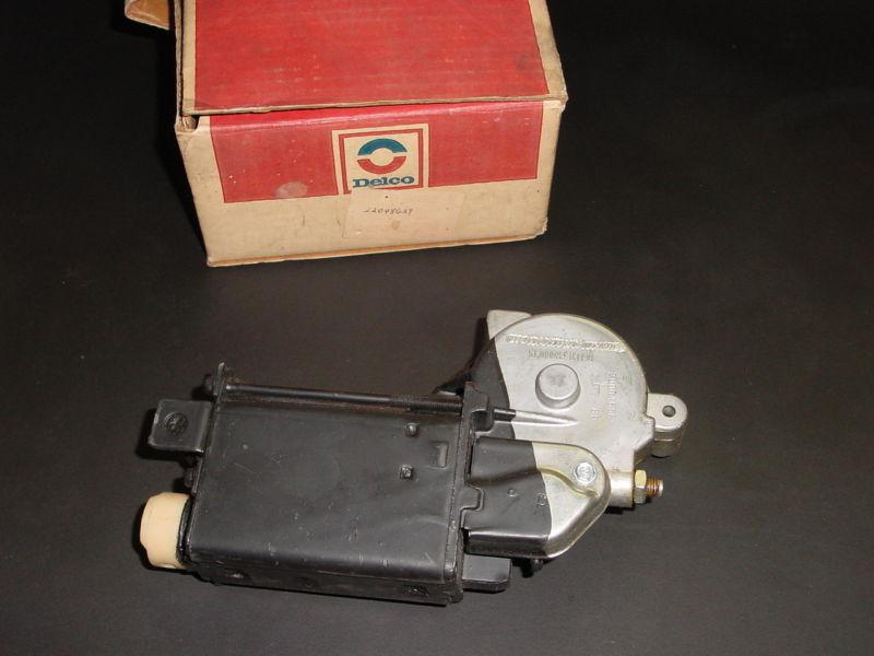 Sell NOS Delco Window Lift Motor 22048629 (20004658 on motor) 197790