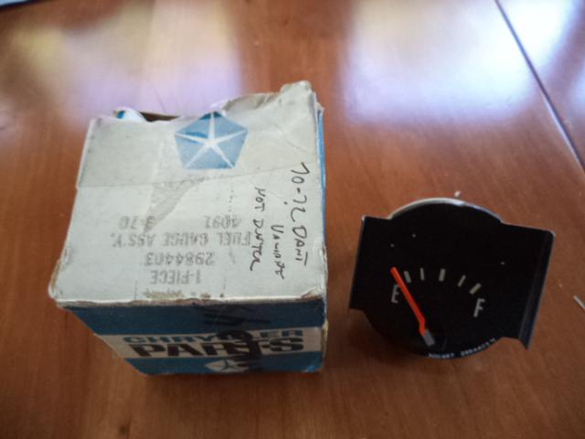 Nos mopar fuel gauge 70 71 72 dodge dart plymouth duster non rallye dash