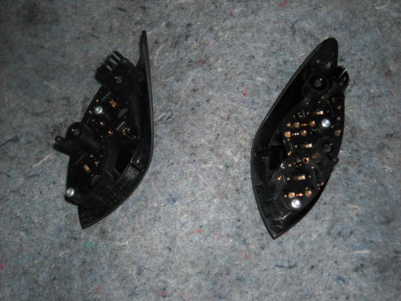 Sell 00 Dodge Caravan Cruise Control Switches from Steering Wheel in