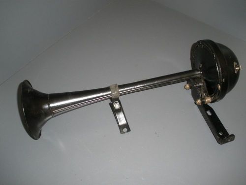 Vintage ford f-1 1940s, 1950  6 volt  trumpet horn with bracket