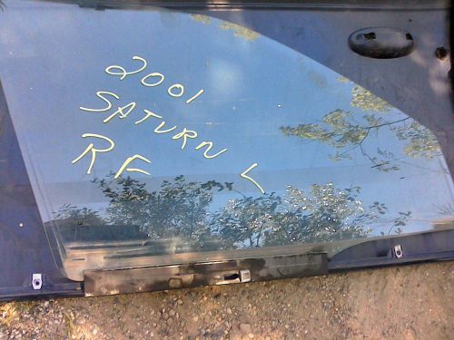 2001 saturn l series sedan  right front window glass