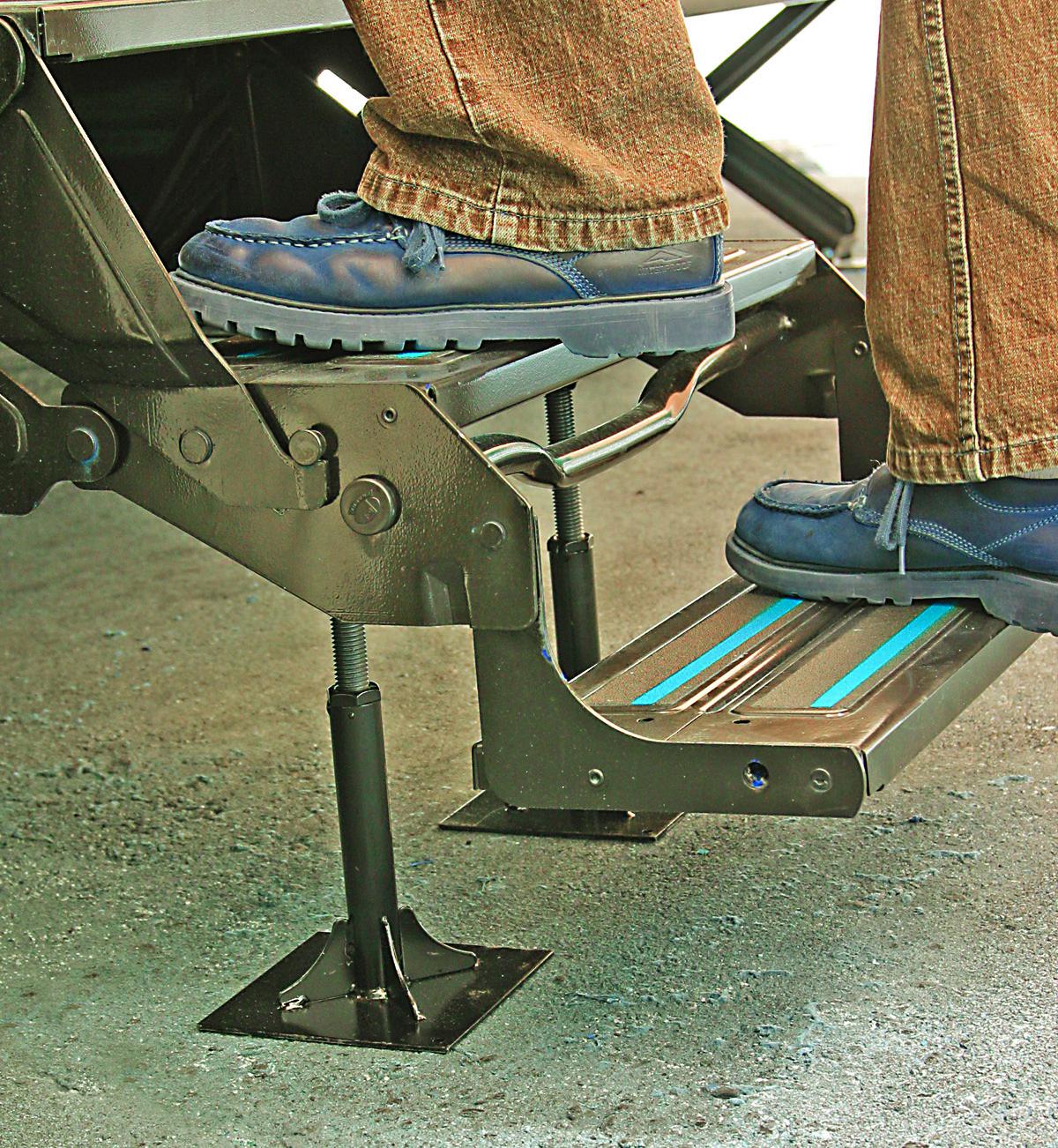 Camco 43691 save-a-step brace 1 per box camper trailer