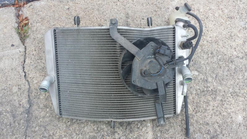 04 05 suzuki gsxr600 750  radiator with fan and cap gsx-r radiator 600 750  oem