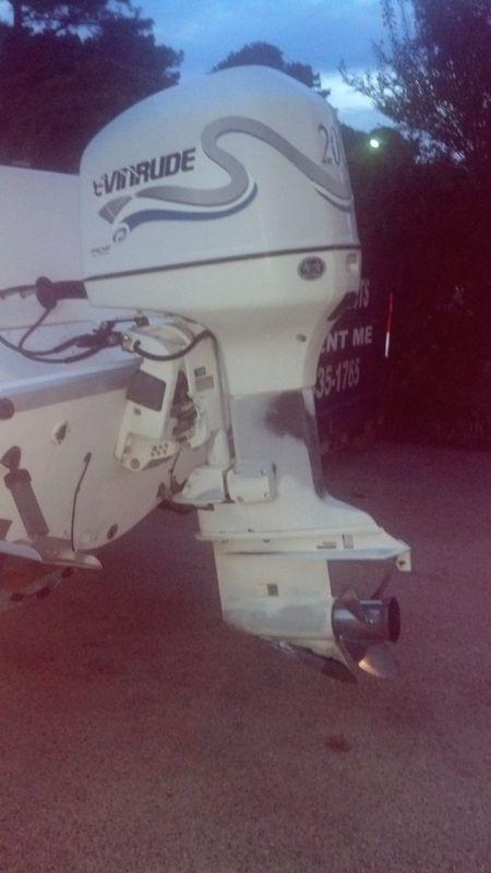 2000 - 200hp  ficht evinrude outboard