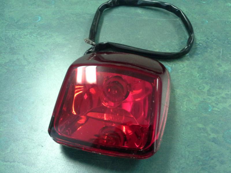 Lightly used harley davidson tail light hd 68876-01 a 935979-25