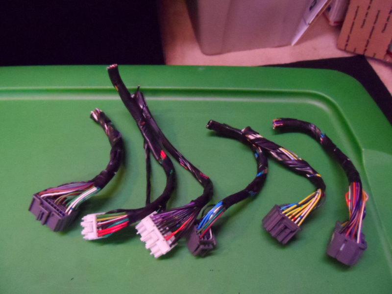 Sell 707 JAGUAR XK8 97 ECU ENGINE CONTROL UNIT CONNECTORS SET OF 6 in