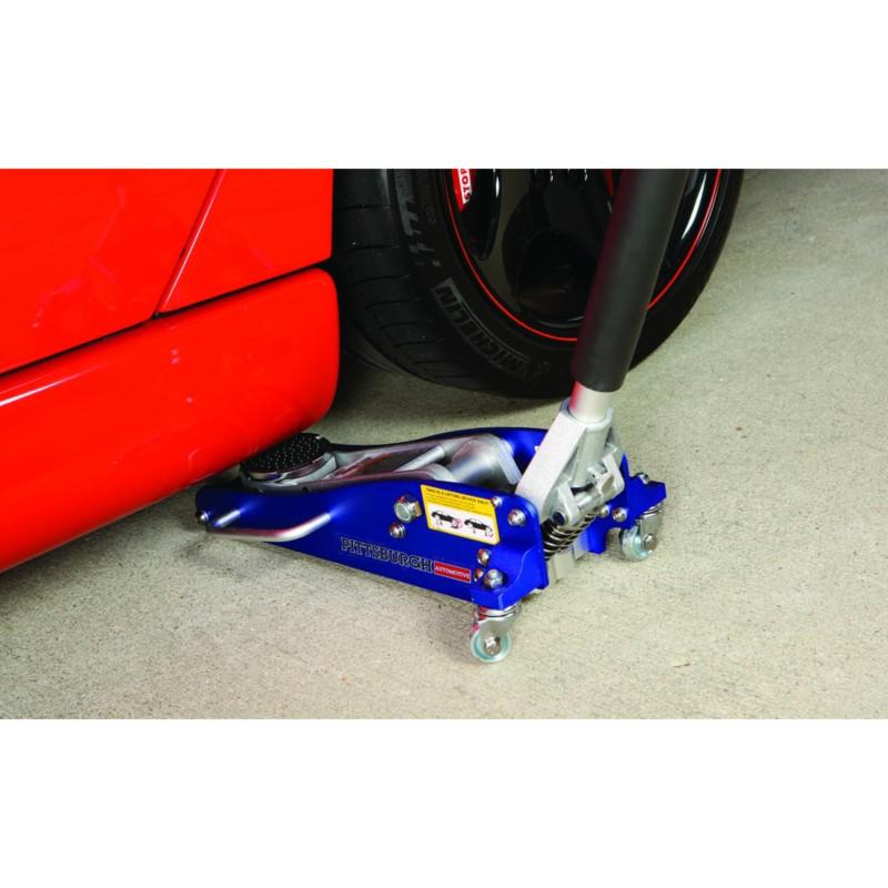 Compact aluminum racing floor jack with rapid pump®, 1.5 tons 