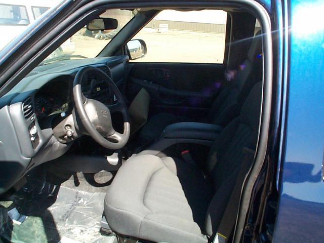 Sell 2004 CHEVY S10 BLAZER ROOF MOUNTED OVERHEAD CONSOLE 339317 in