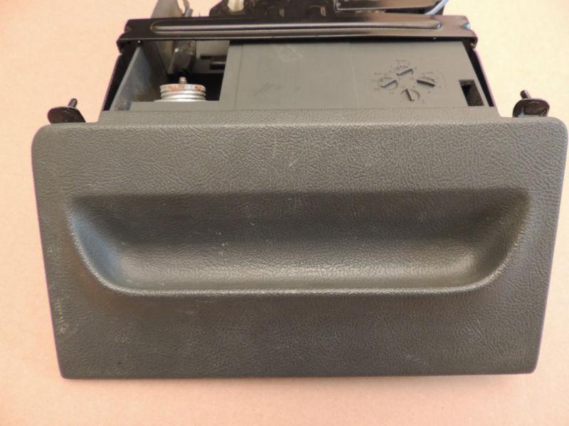 92 93 94 95 96 ford bronco f-150 f-250 f-350 dark gray ash tray w/bracket