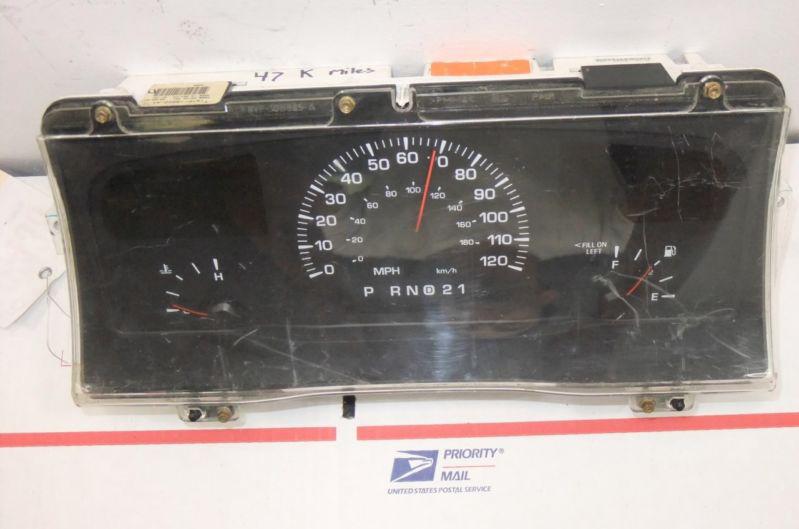 Speedometer instrument cluster lincoln town car 2000 2001 oem