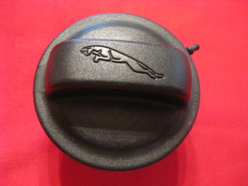 Jaguar fuel gas tank fill cap 151110b genuine oem 1991 - 2003 xj8 xjr xj12 used