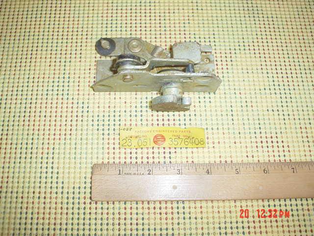 Rambler/amc american 1967 nos right rear door lock assembly