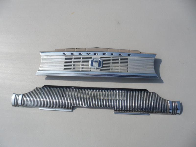 1942-'46 chevy dash speaker grill nice