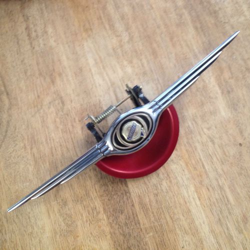 2001-2005 chrysler pt cruiser liftgate manual handle emblem inferno red (pel)