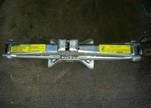 95 96 97 98 99 nissan maxima oem spare jack