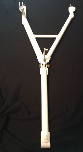 Beechcraft baron nose gear v brace