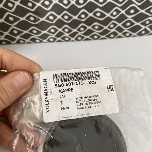 Volkswagen Genuine MK7 Golf Passat Golf SV Alloy Wheel Centre Cap 5G0601171, US $, image 3