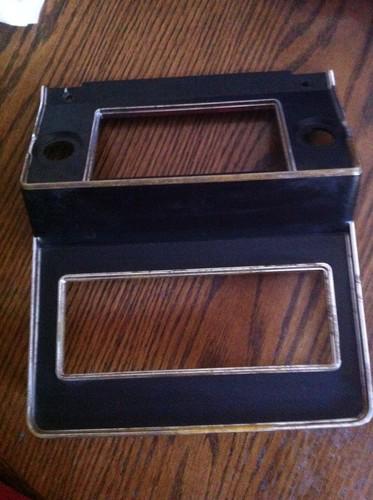 Original 1969 ford mustang vintage am car radio with bezel