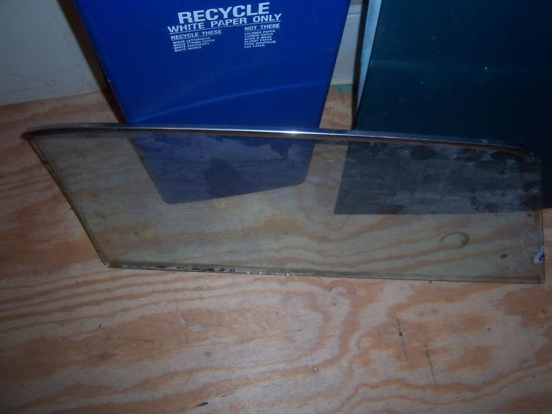 1965 1966 ford mustang convertible  left   front door glass