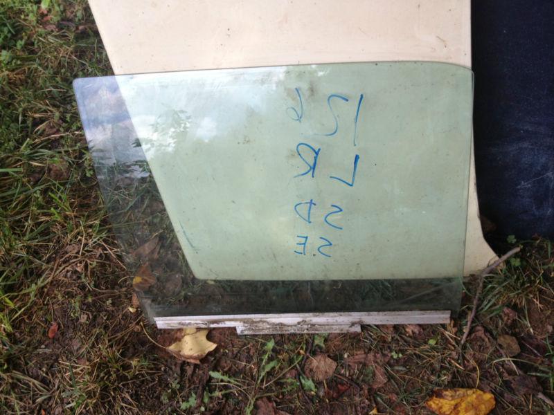 Mercedes w126 300 se 300 sd 350 sd 380 se left rear door glass window 1981-1991