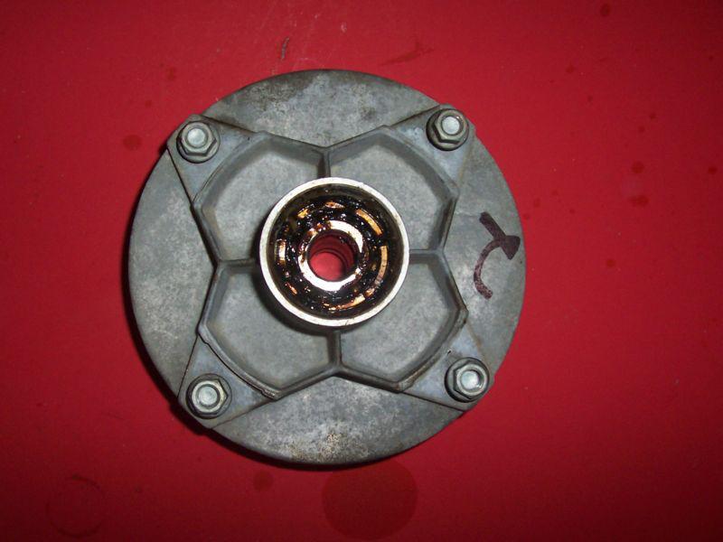 Polaris 300 2 stroke front hub assembly 2wheel drive#2(1995) nice!!