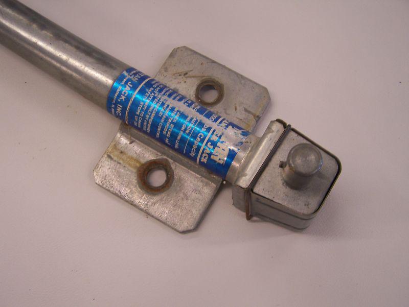 Purchase TRUCK CAMPER JACK in Loyal, Wisconsin, US, for US 70.00