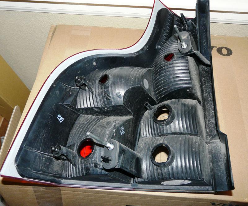07 08 09 10 11 12 13 Volvo OEM RH Lower Tail Light Right Passenger Lamp - Used, US $100.00, image 2